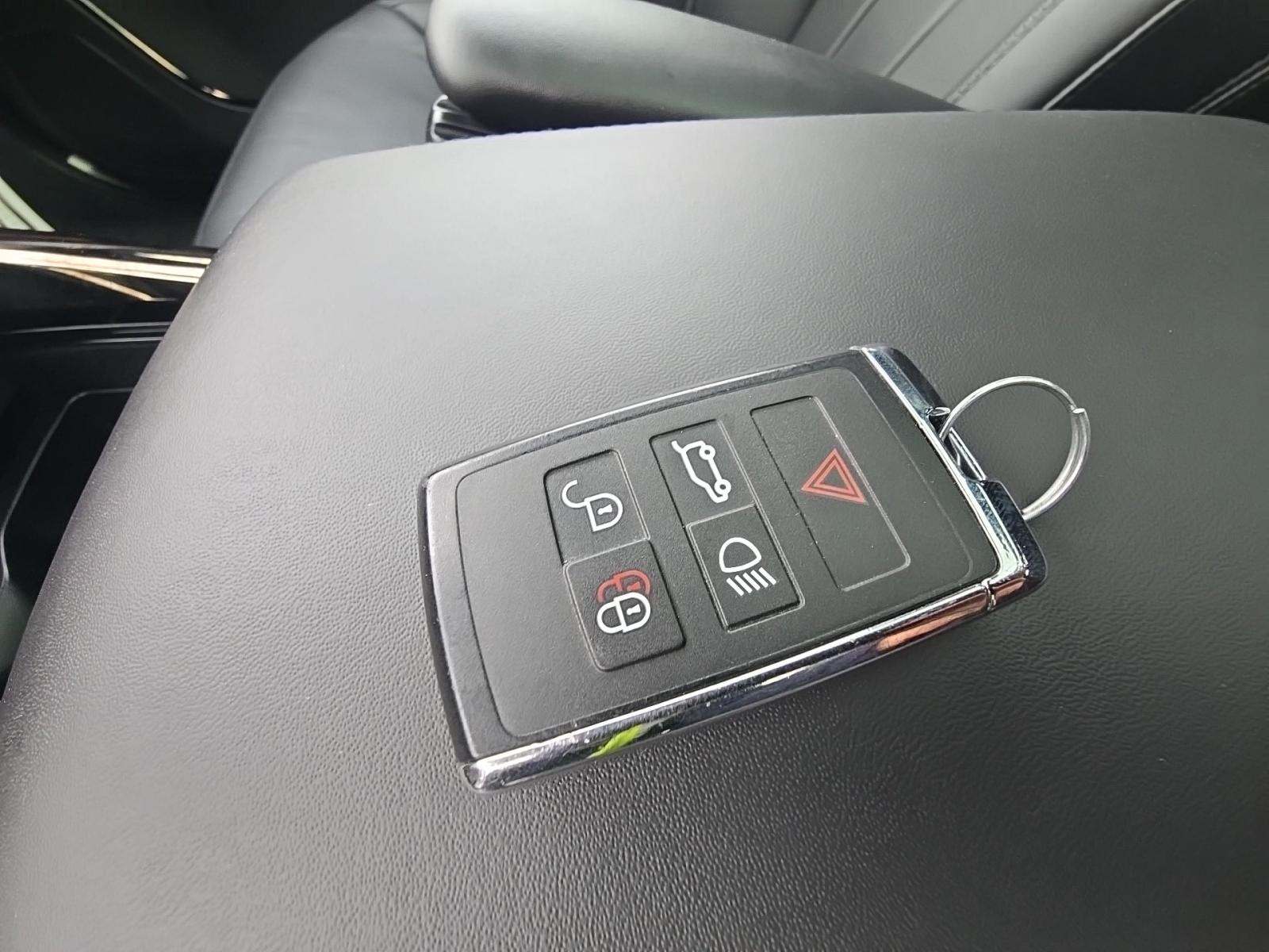 2025 Land Rover Range Rover Sport SE AWD