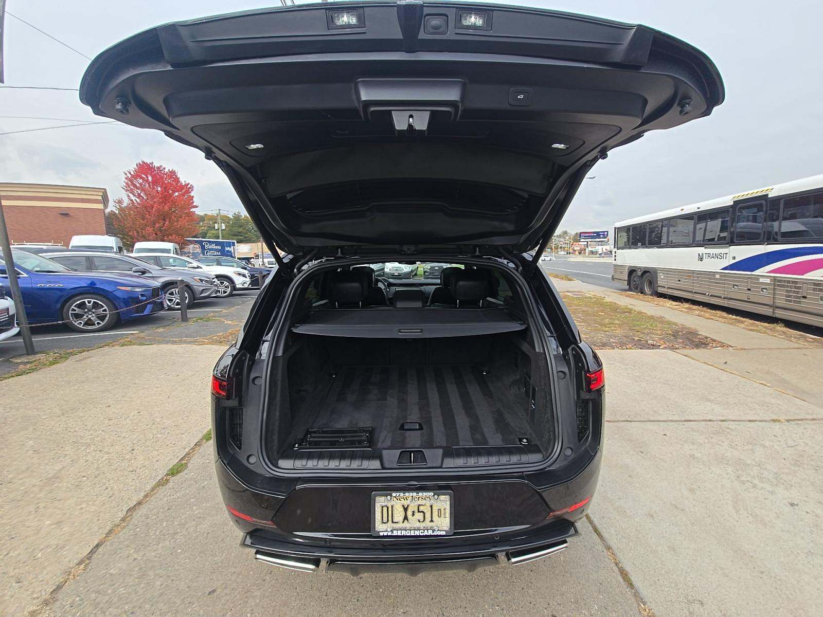 2025 Land Rover Range Rover Sport SE AWD