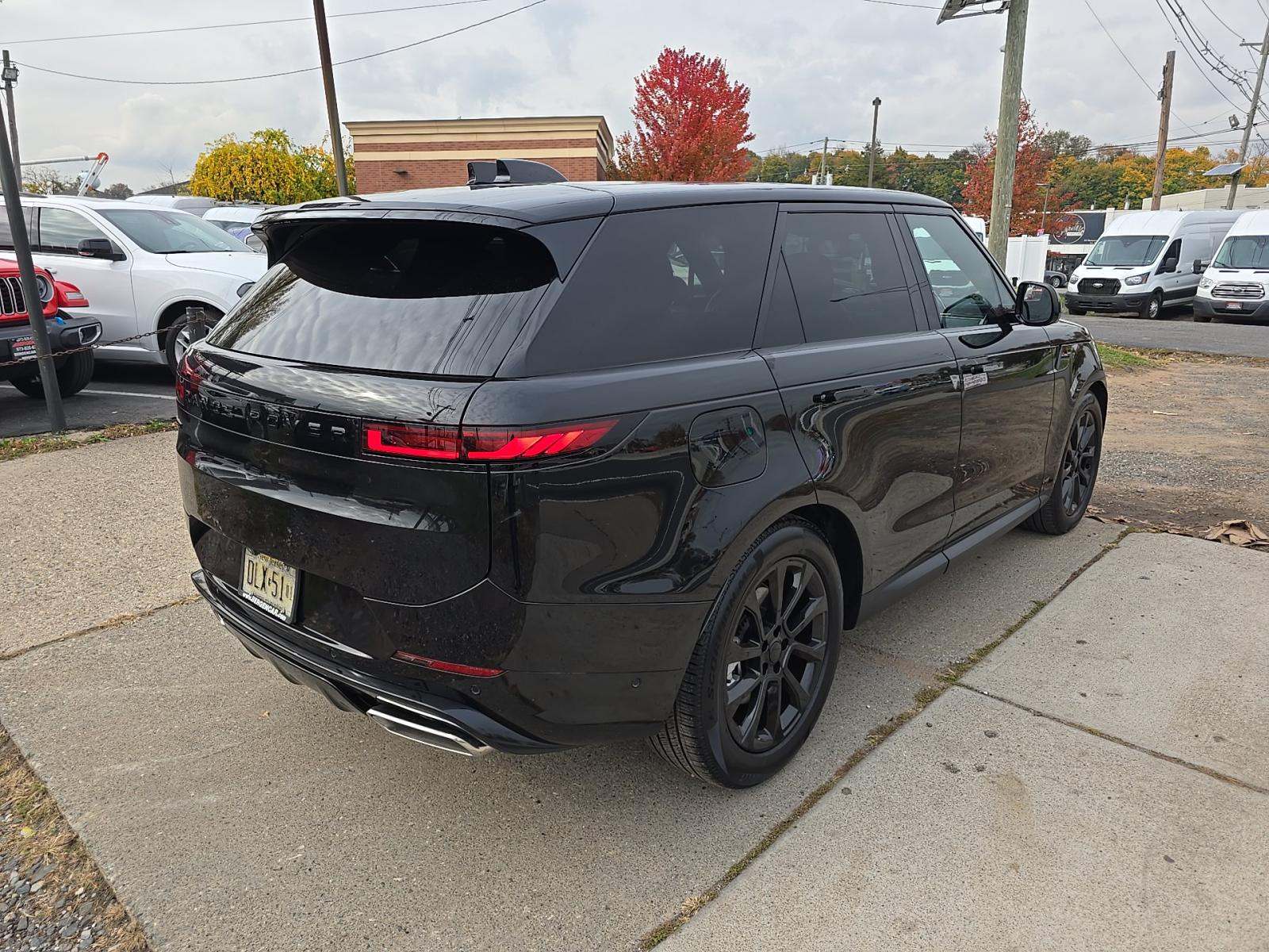 2025 Land Rover Range Rover Sport SE AWD