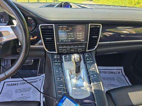 2016 Porsche Panamera 4 Edition AWD