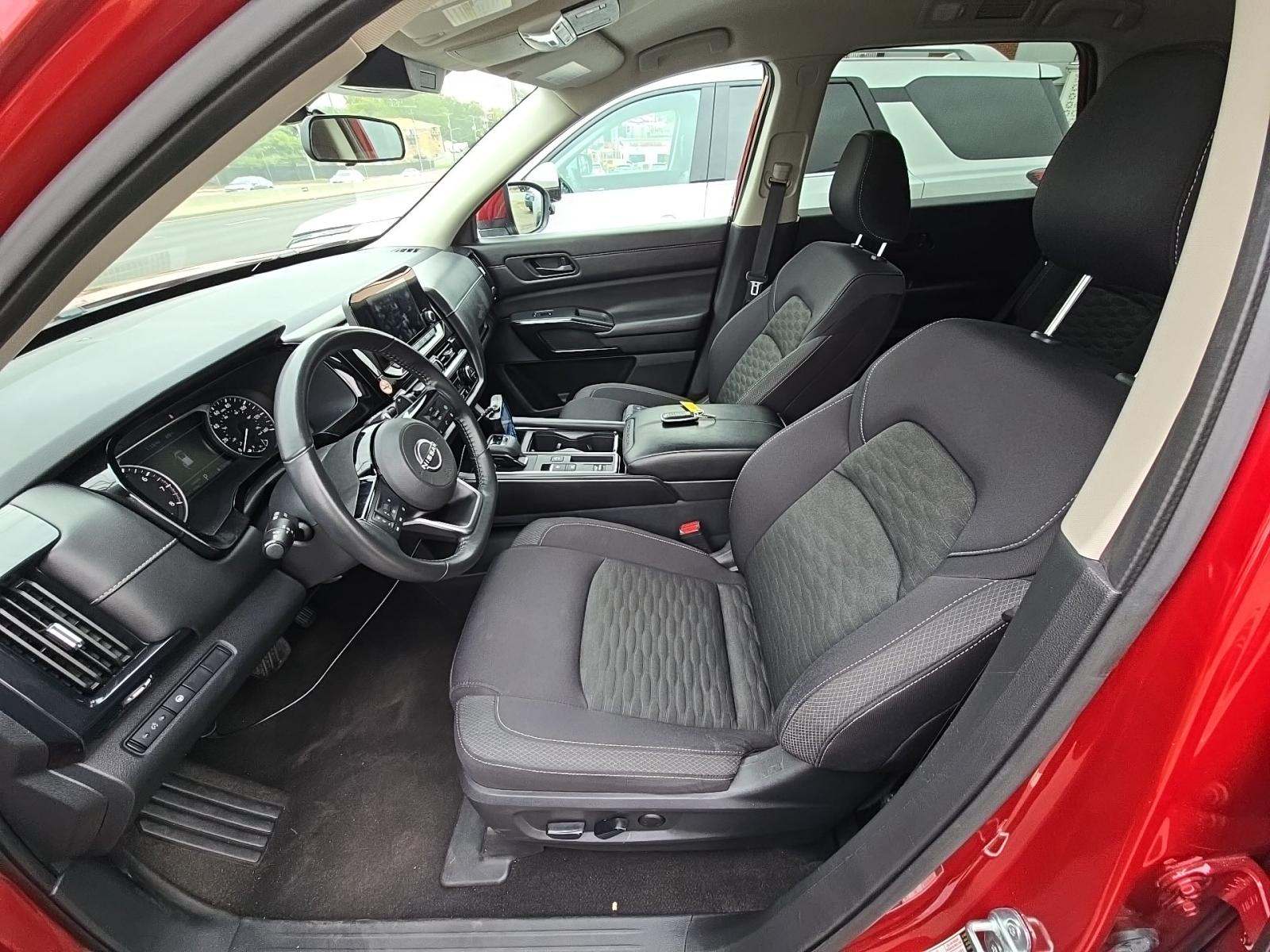 2023 Nissan Pathfinder SV FWD