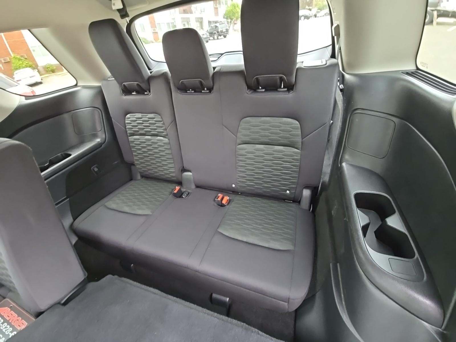 2023 Nissan Pathfinder SV FWD