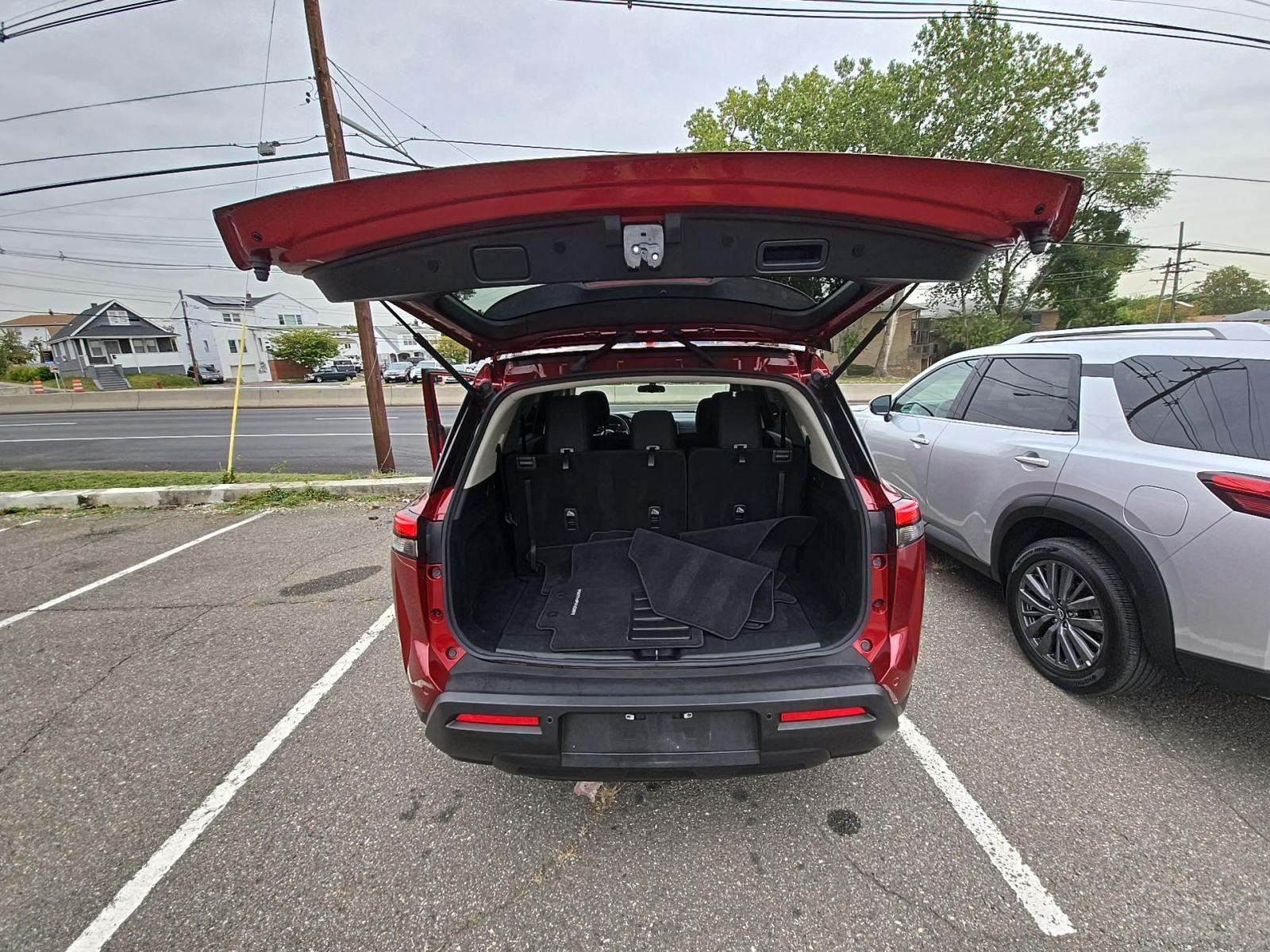 2023 Nissan Pathfinder SV FWD