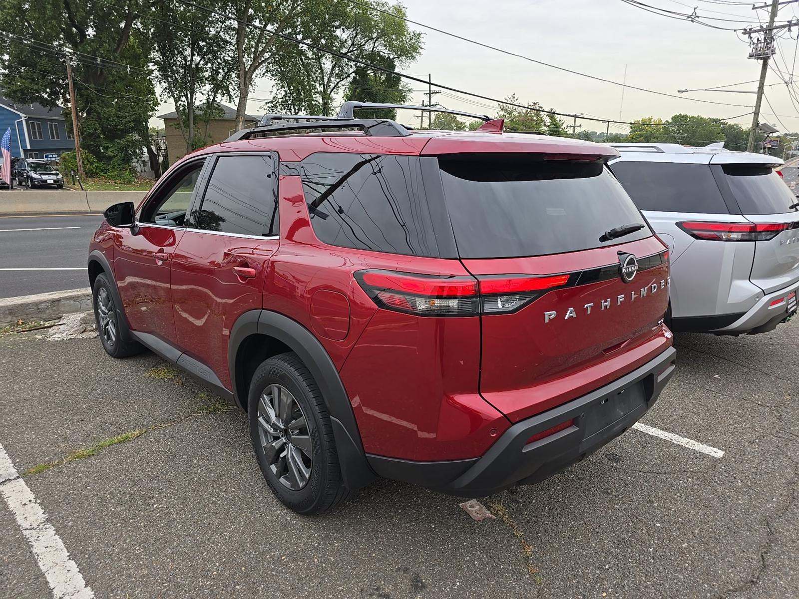 2023 Nissan Pathfinder SV FWD