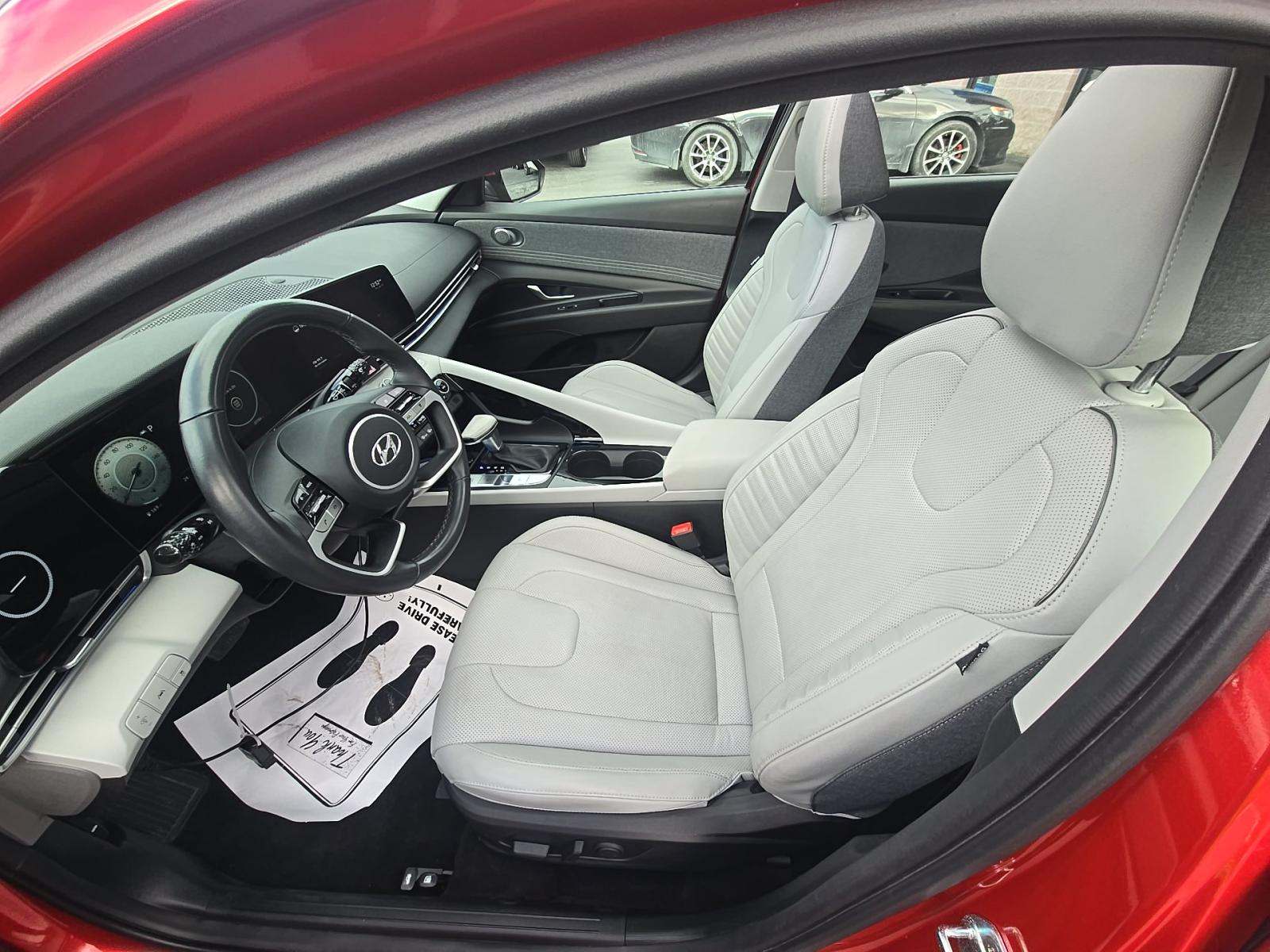 2022 Hyundai Elantra Limited FWD