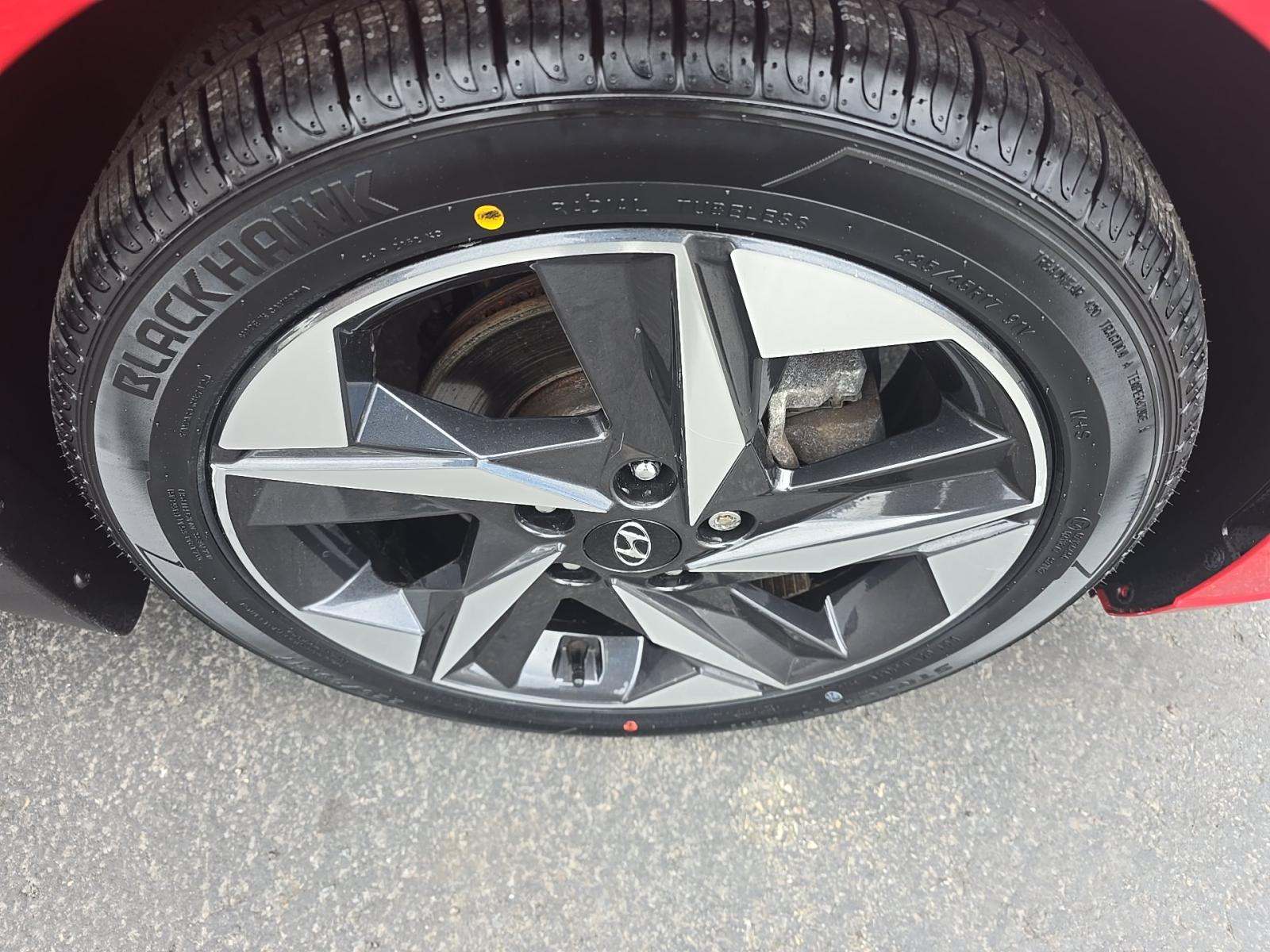 2022 Hyundai Elantra Limited FWD