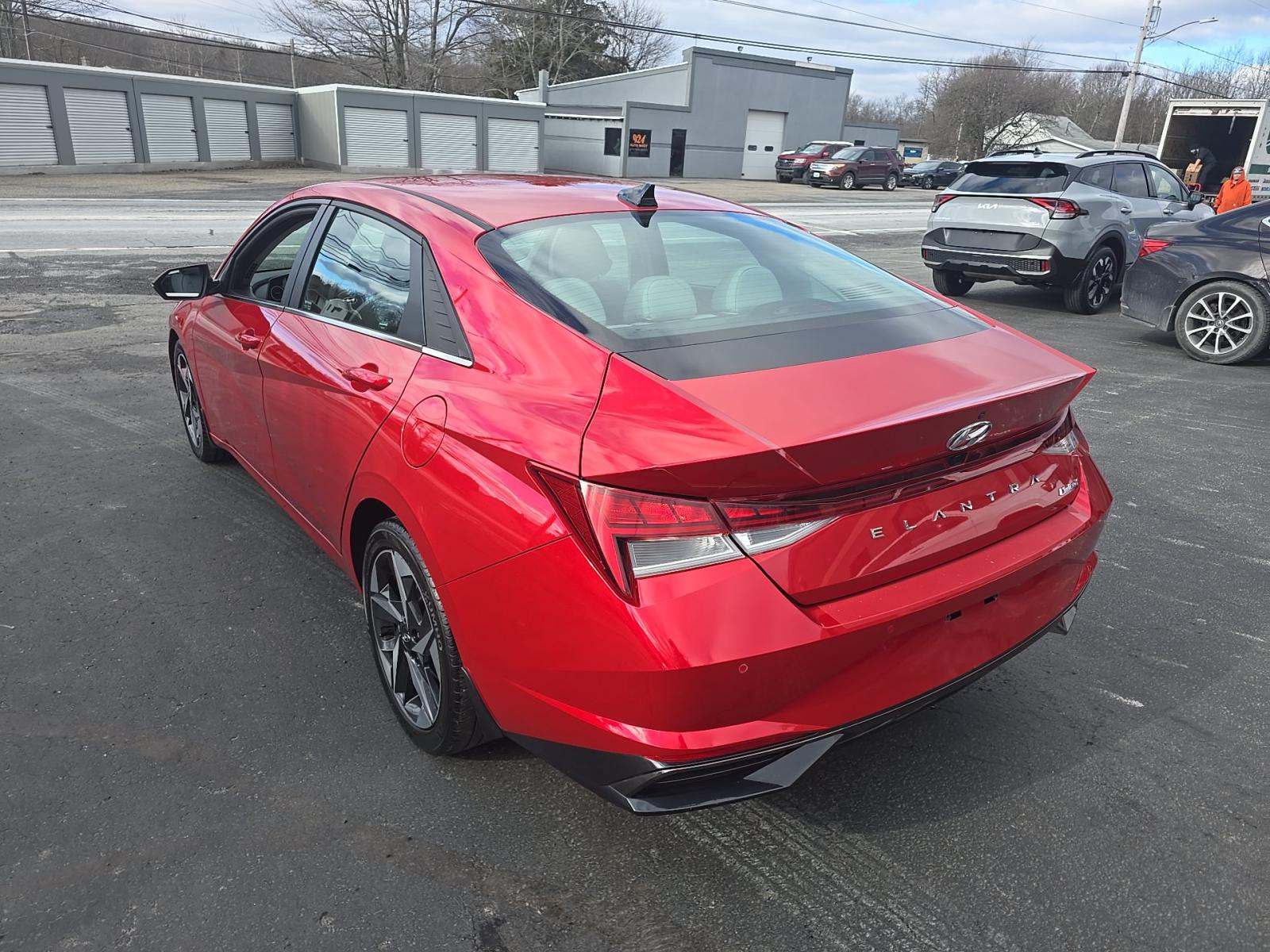 2022 Hyundai Elantra Limited FWD