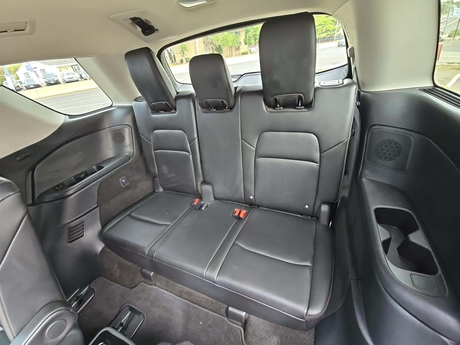 2025 Nissan Pathfinder SL AWD