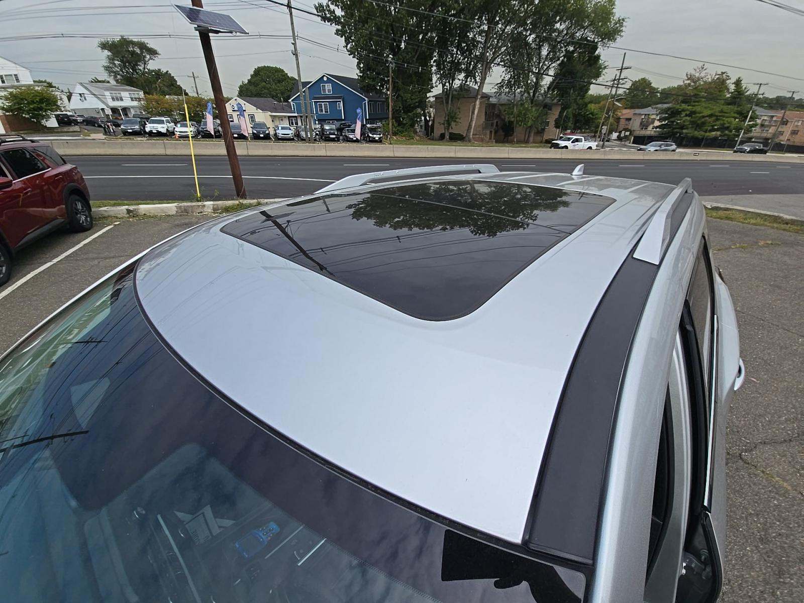 2025 Nissan Pathfinder SL AWD