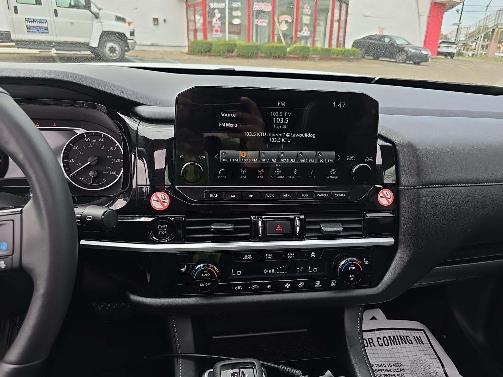 2025 Nissan Pathfinder SL AWD