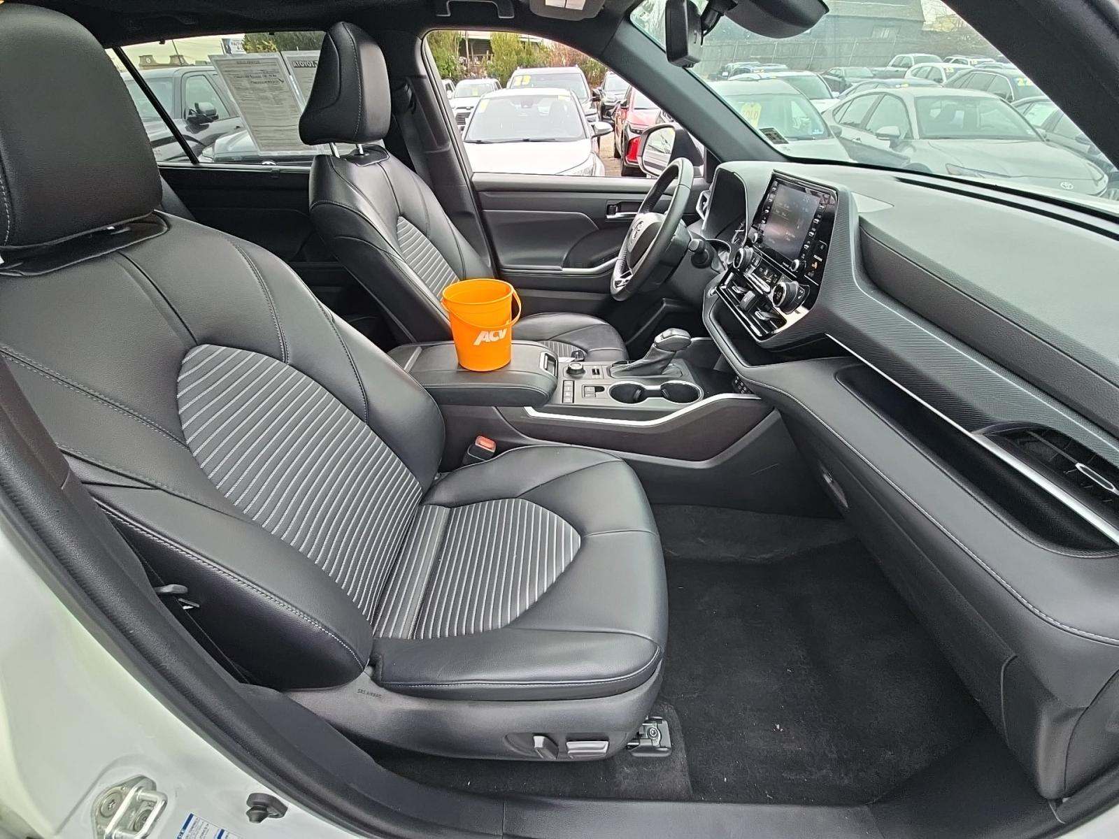 2022 Toyota Highlander XSE AWD