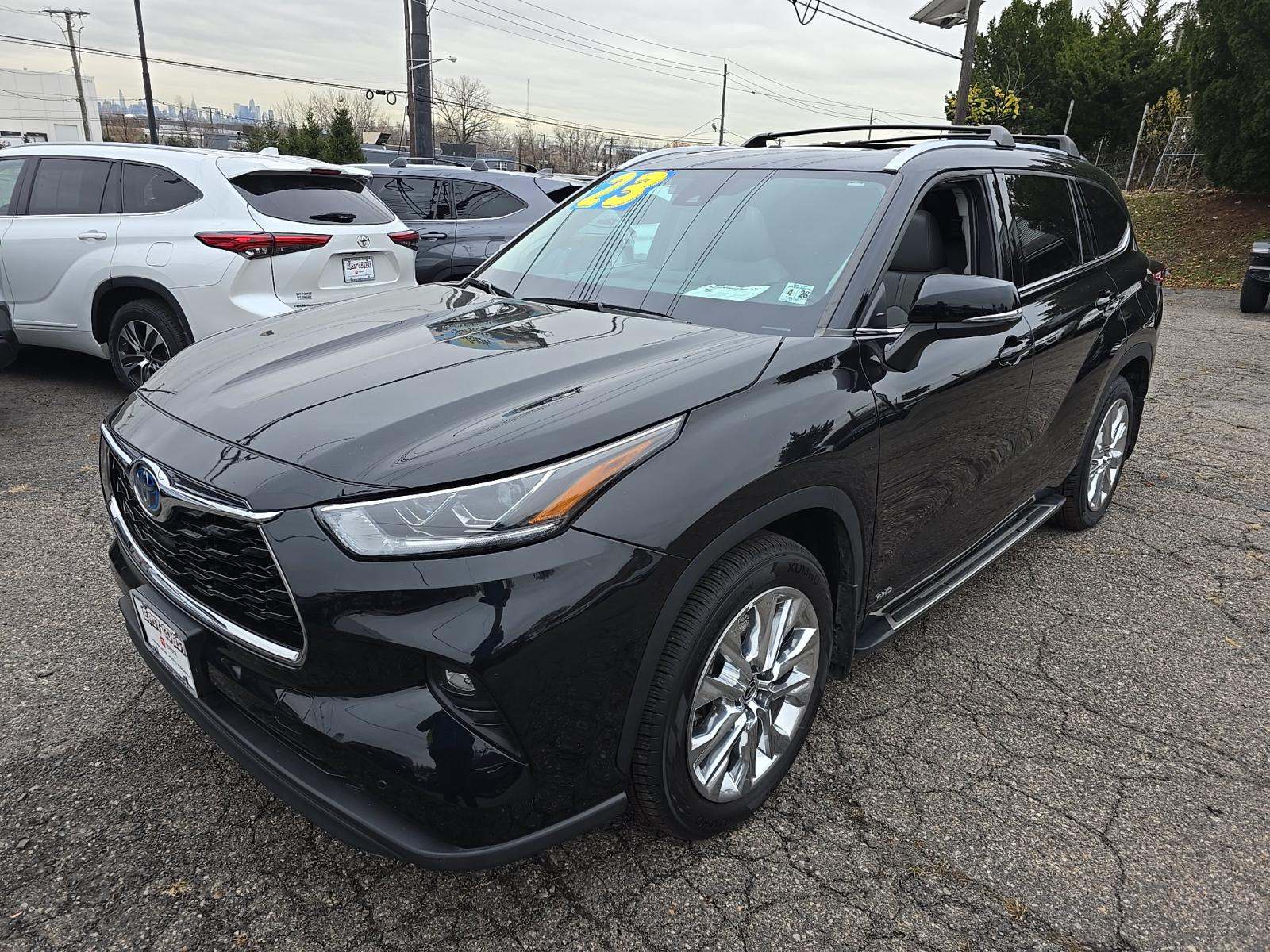 2023 Toyota Highlander Hybrid Limited AWD