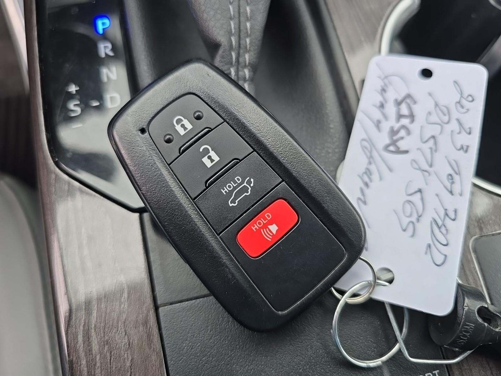 2023 Toyota Highlander Hybrid Limited AWD