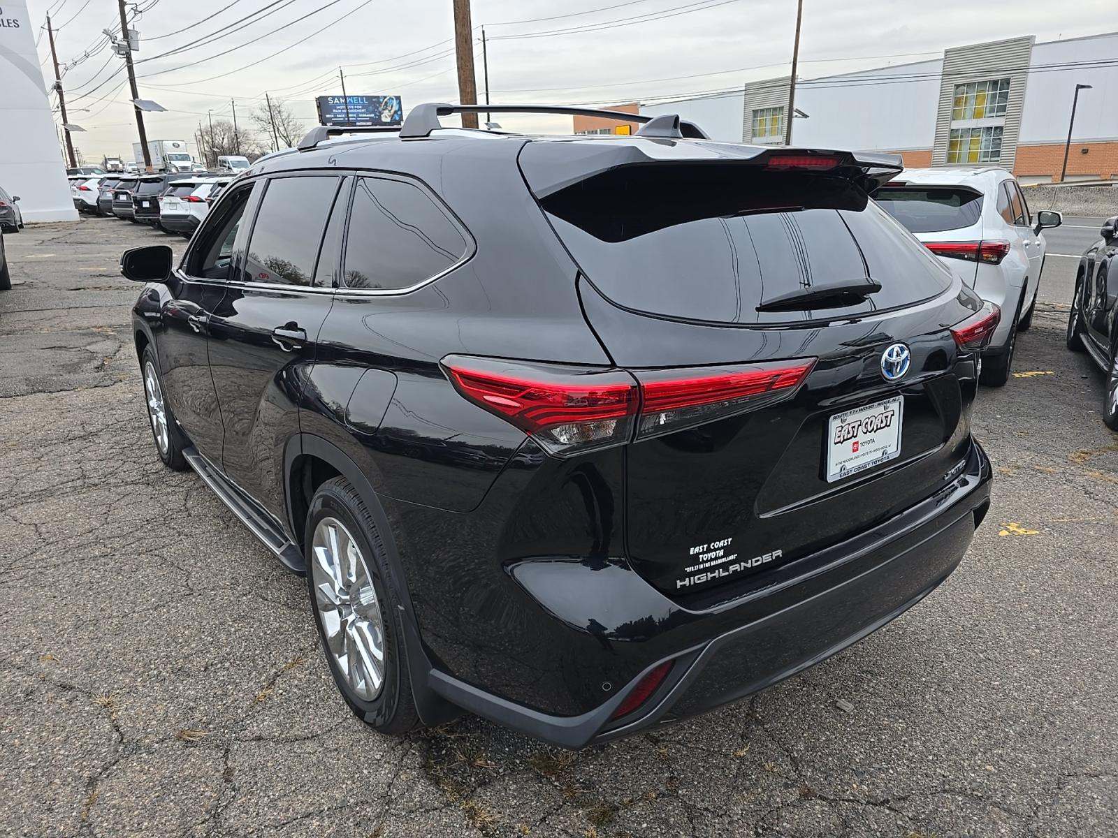 2023 Toyota Highlander Hybrid Limited AWD