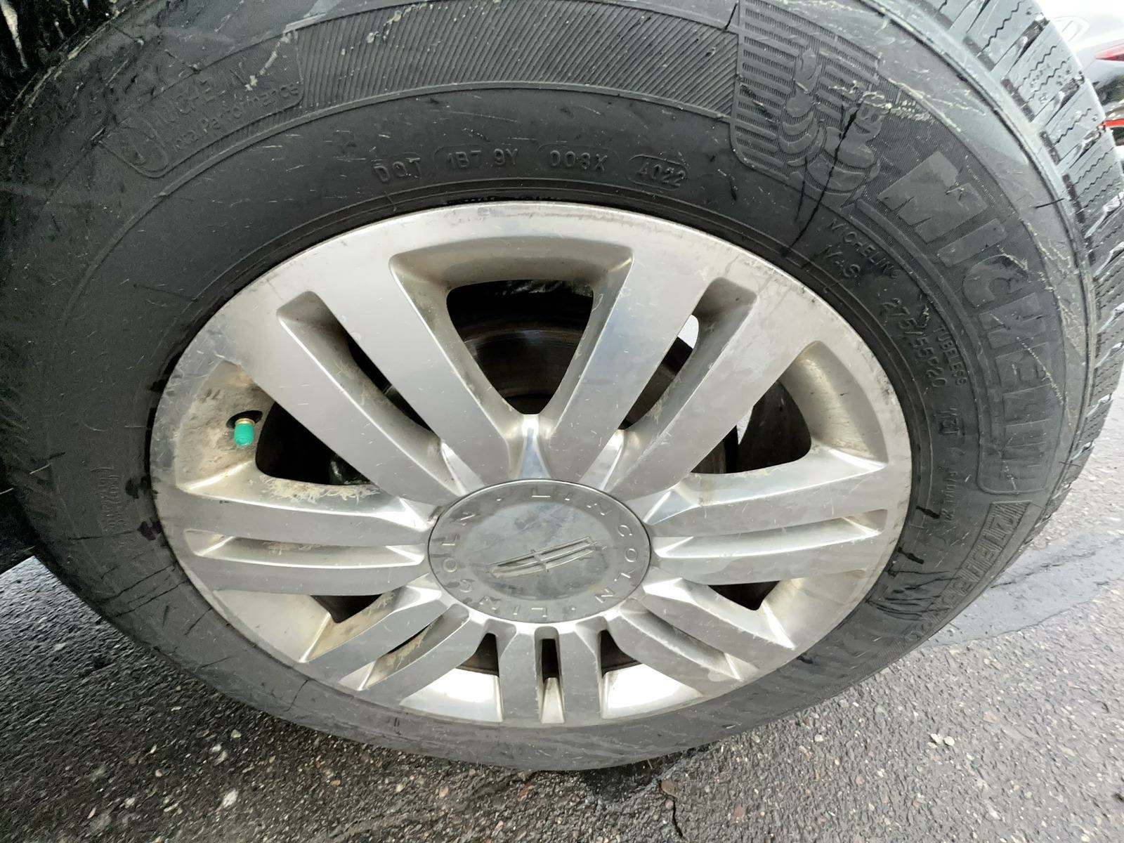 2010 Lincoln Navigator 4D SUV AWD