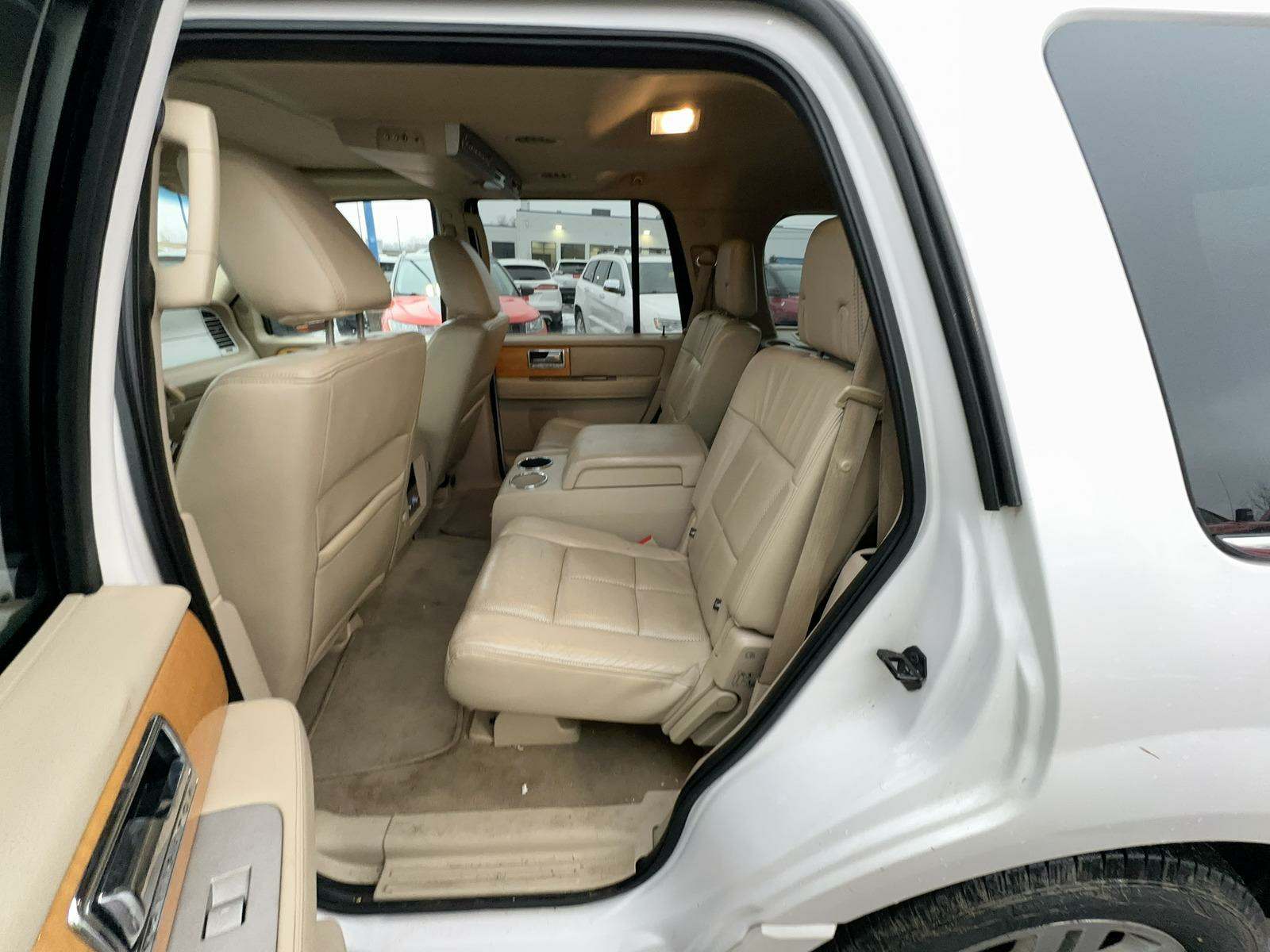 2010 Lincoln Navigator 4D SUV AWD