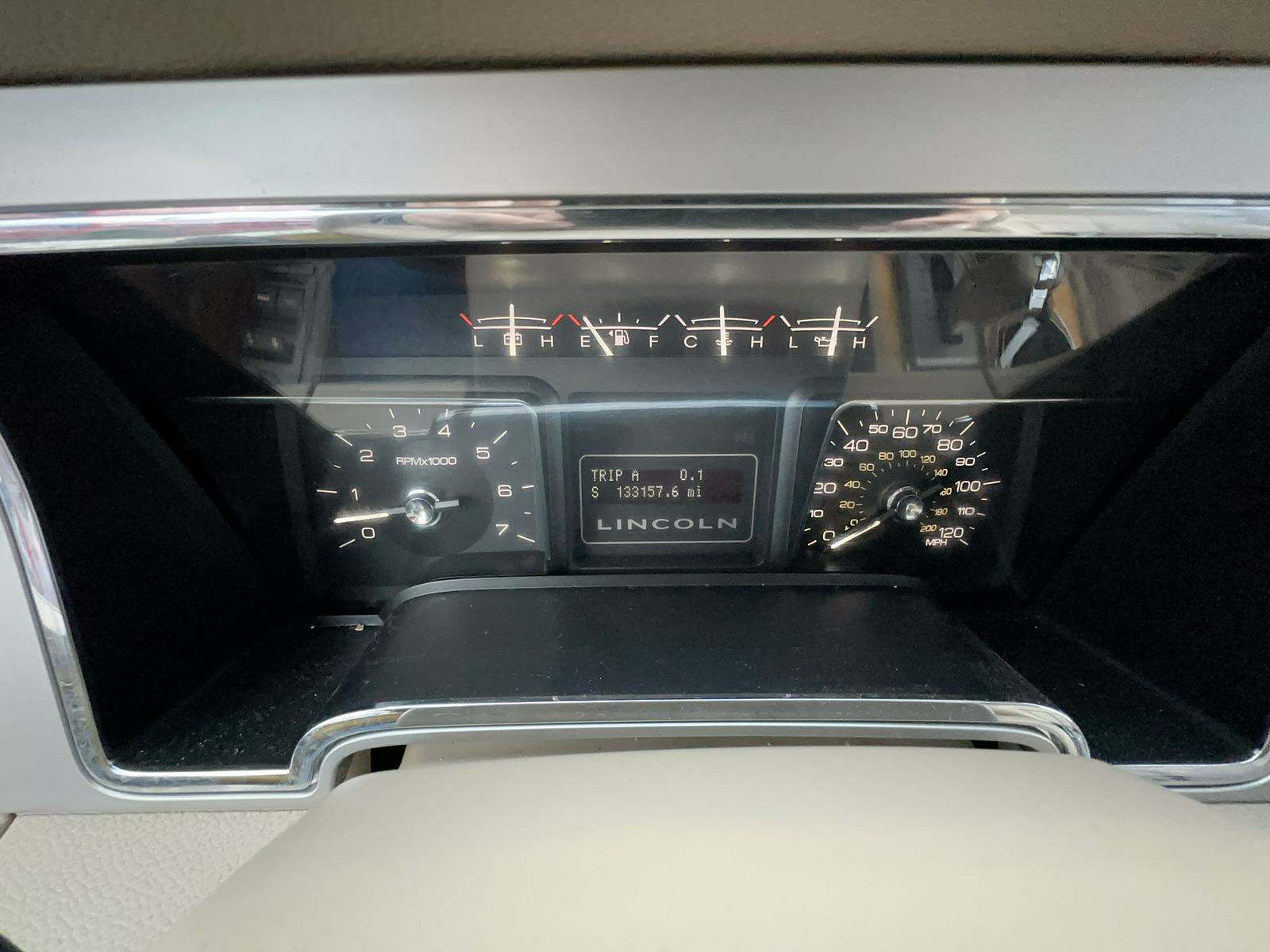 2010 Lincoln Navigator 4D SUV AWD