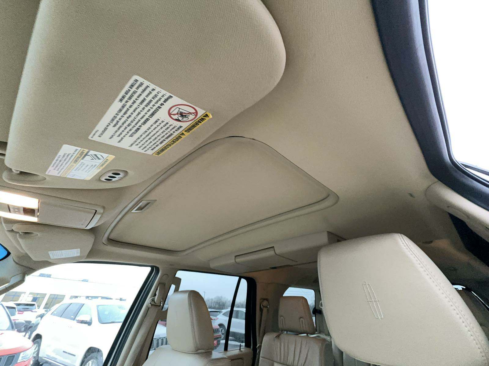 2010 Lincoln Navigator 4D SUV AWD