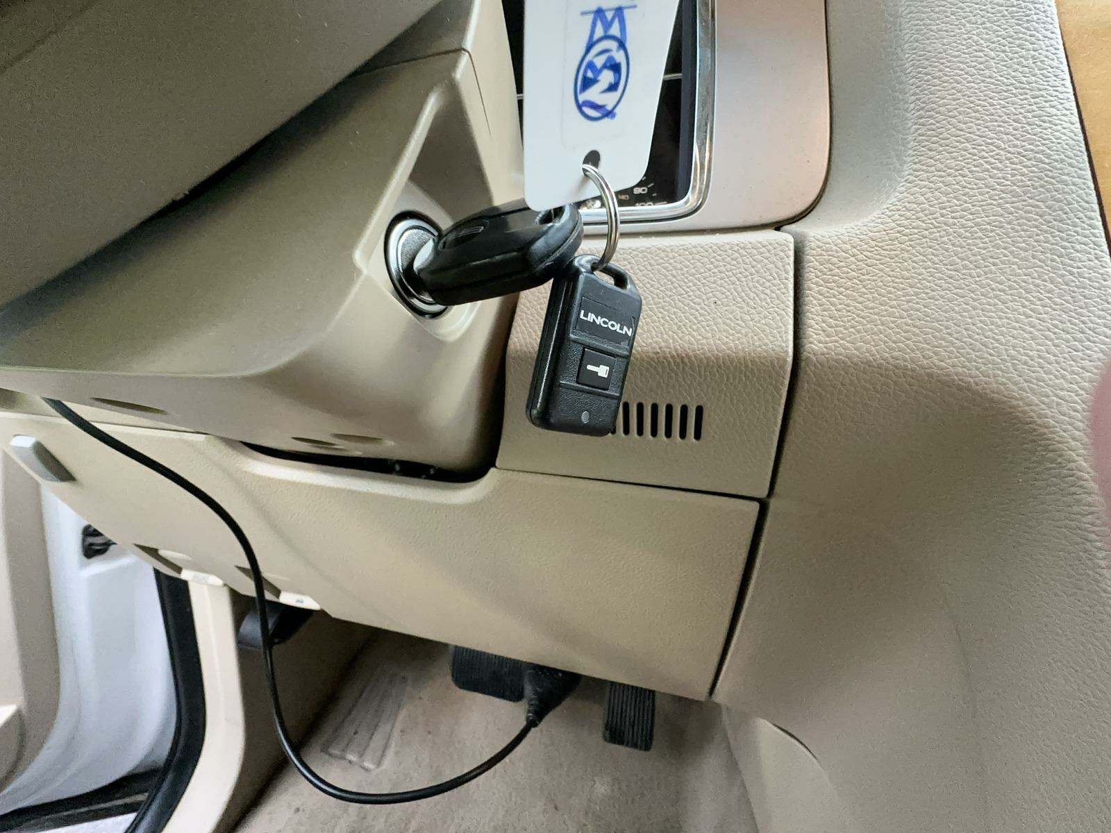 2010 Lincoln Navigator 4D SUV AWD