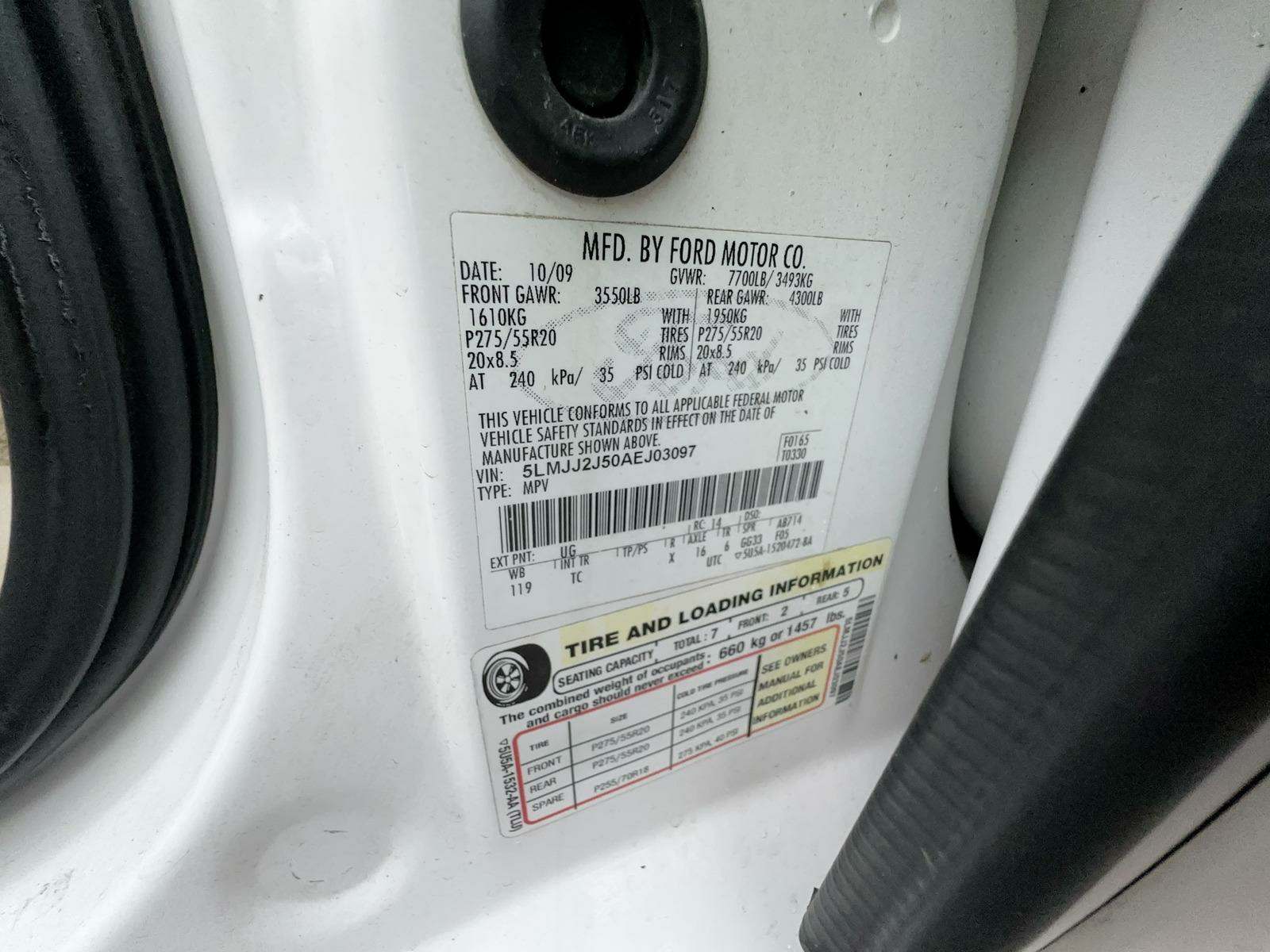 2010 Lincoln Navigator 4D SUV AWD