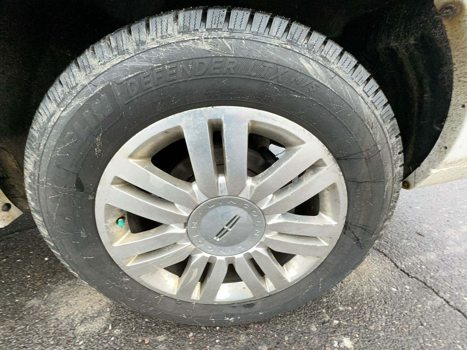 2010 Lincoln Navigator 4D SUV AWD