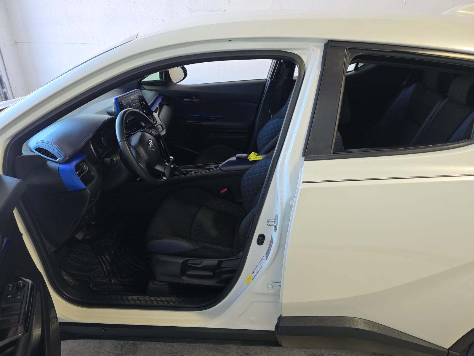 2020 Toyota C-HR XLE FWD