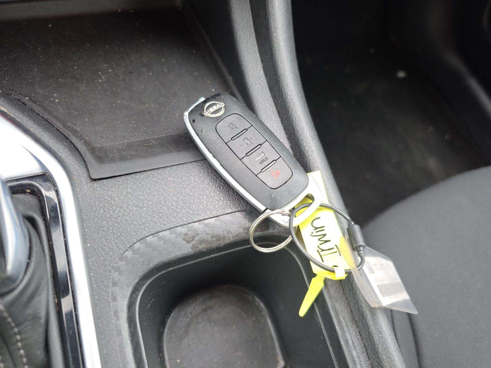 NISSAN SENTRA - 4