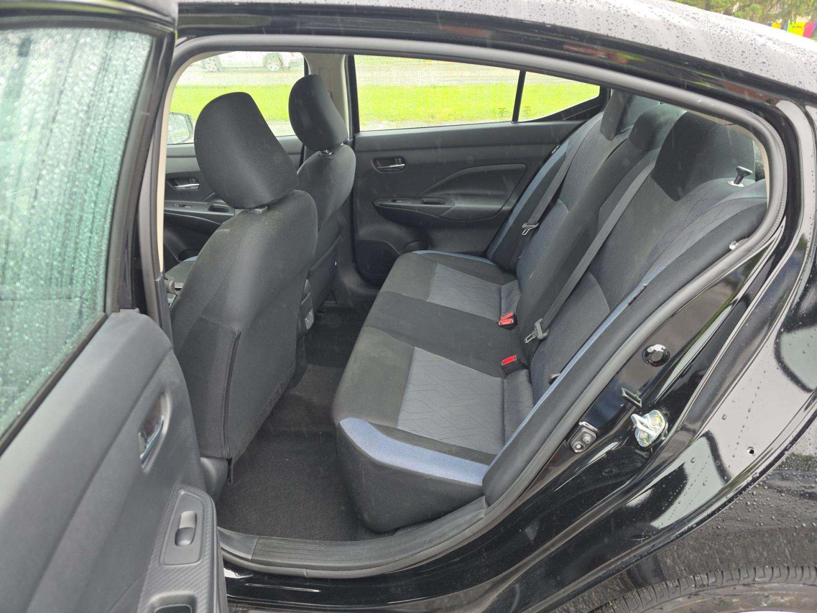 NISSAN VERSA - 9