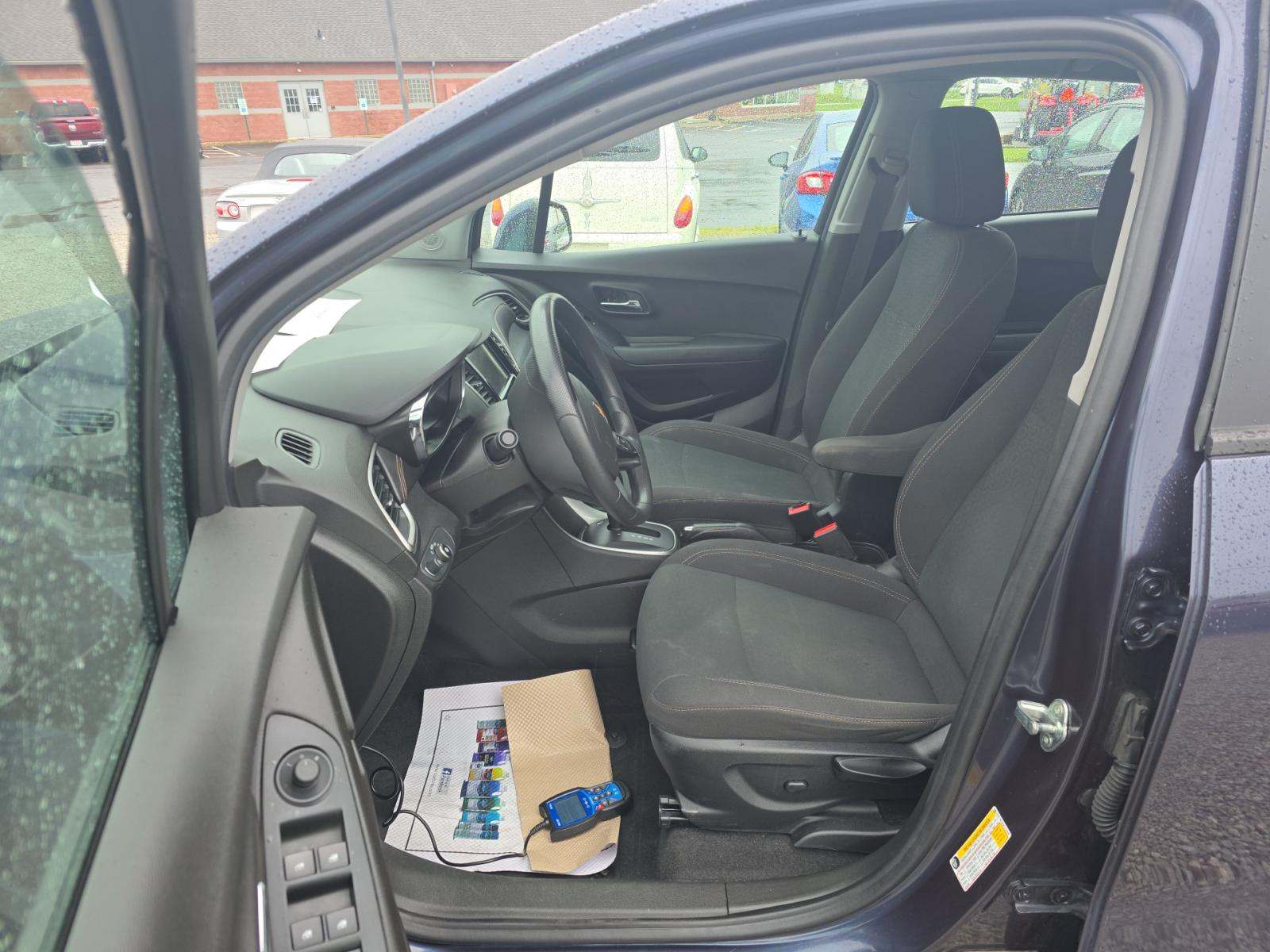 CHEVROLET TRAX - 2