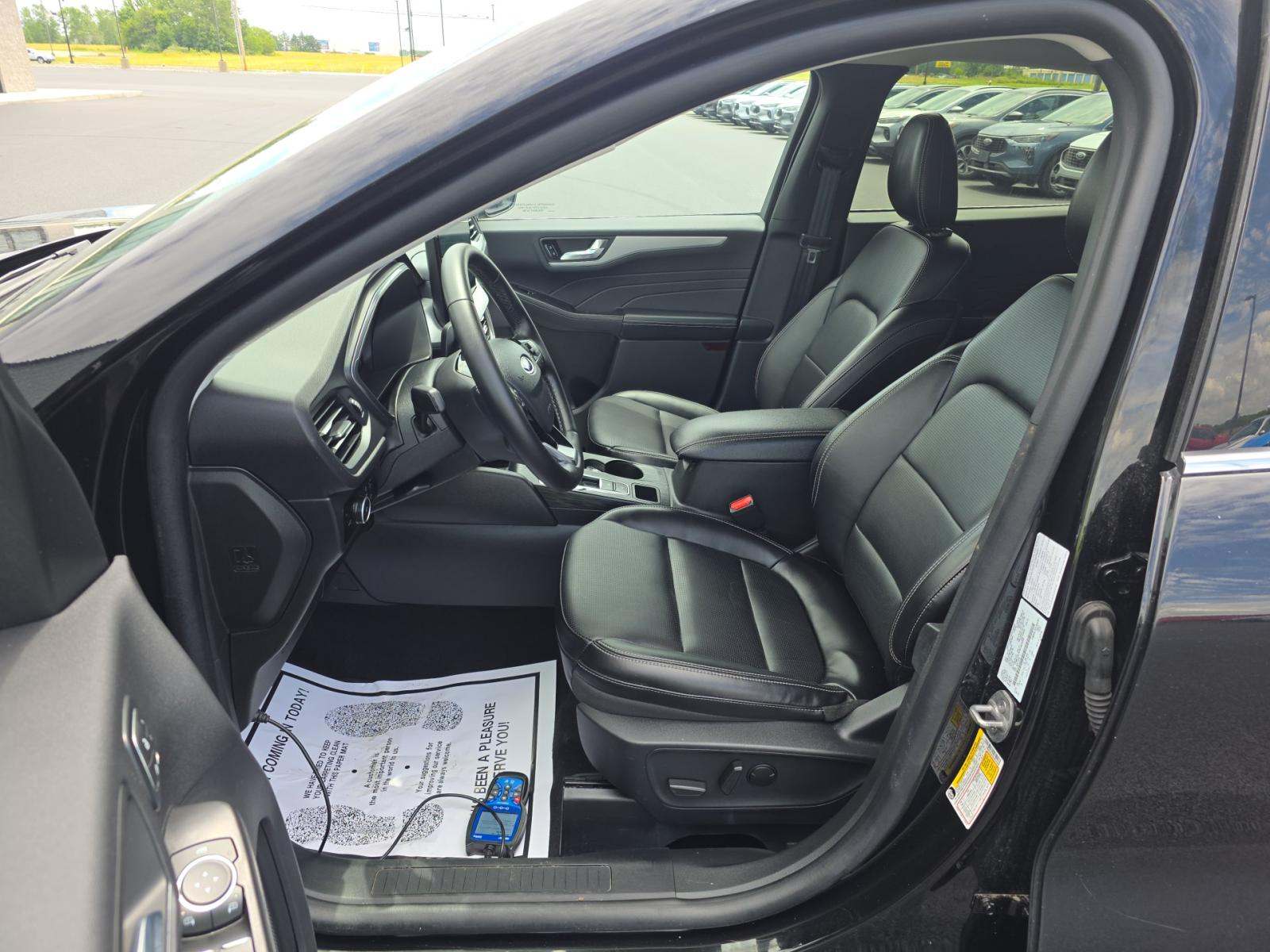 2025 Ford Escape Platinum AWD