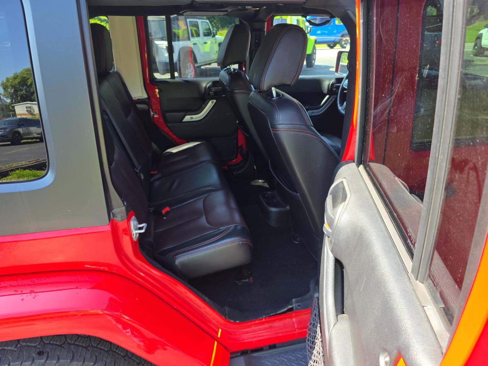 2017 Jeep Wrangler Unlimited Sahara AWD
