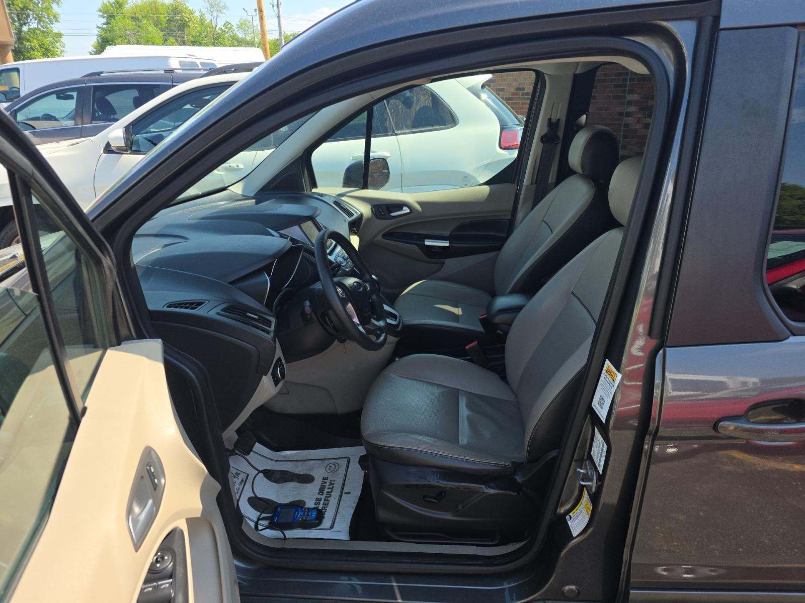 FORD TRANSIT CONNECT - 6