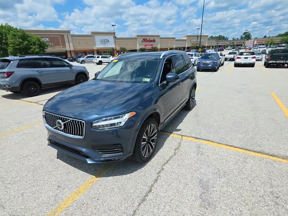 2022 Volvo XC90 T5 Momentum AWD