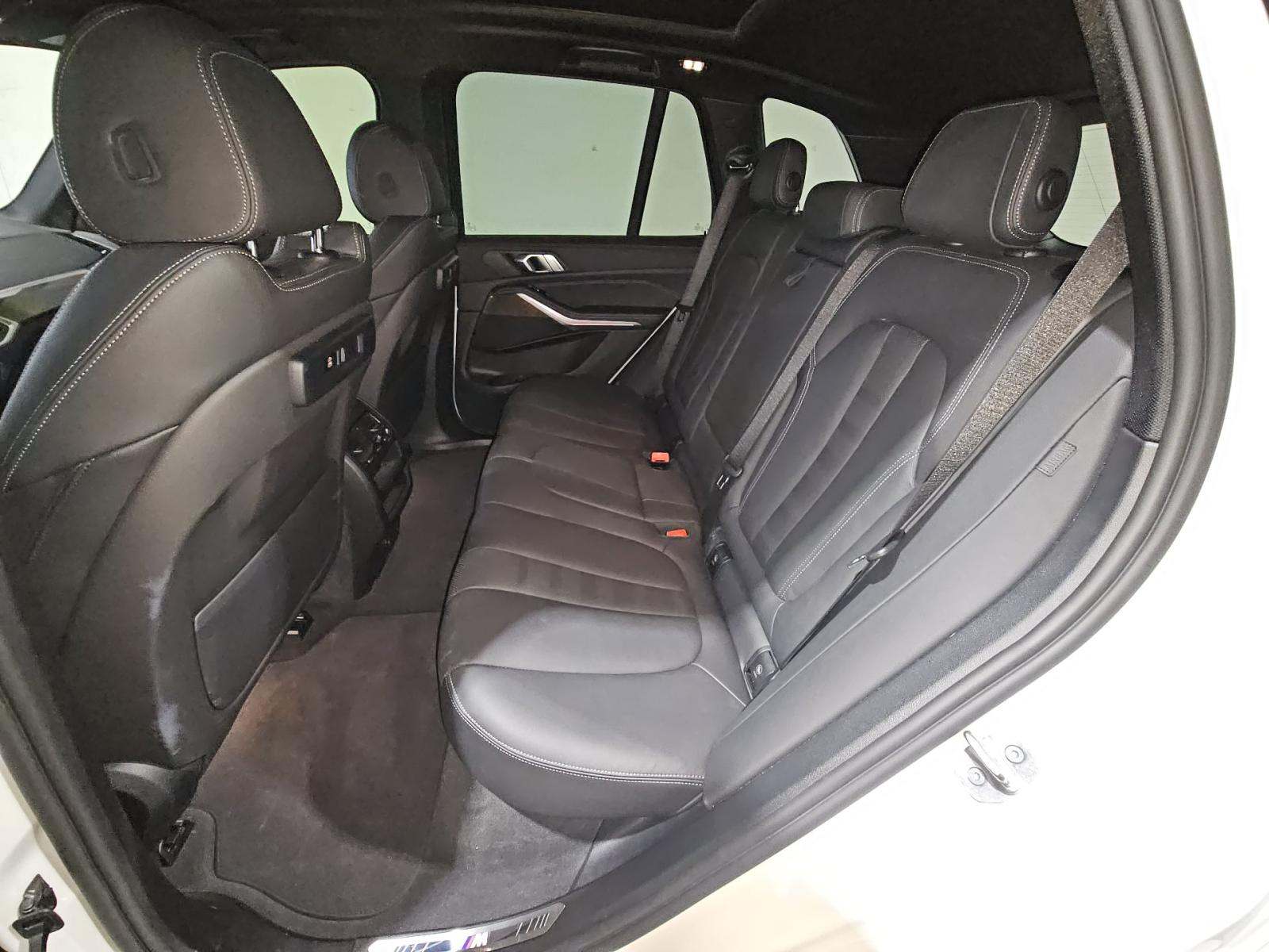 2022 BMW X5 xDrive40i AWD