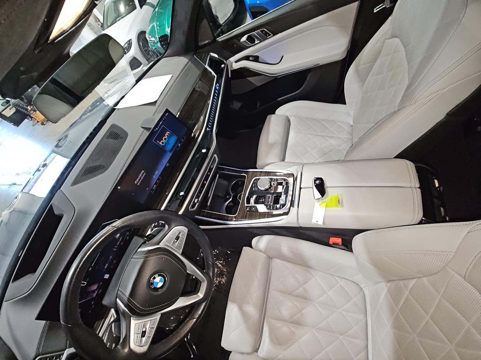 2023 BMW X7 xDrive40i AWD