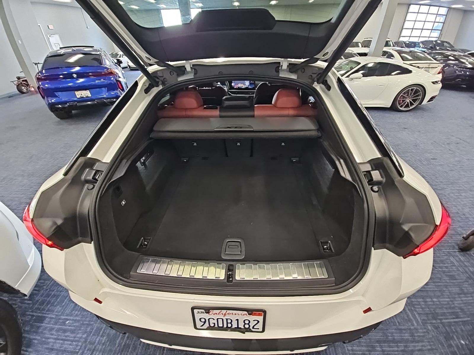 2024 BMW X6 xDrive40i AWD