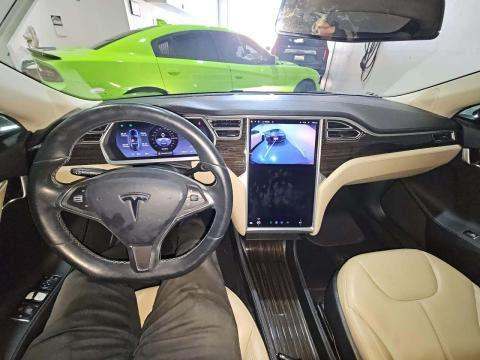 2014 Tesla Model S 85 RWD