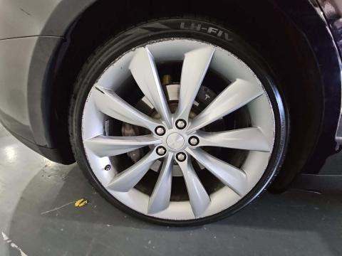2014 Tesla Model S 85 RWD