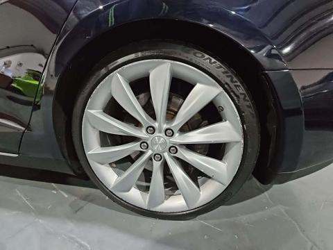 2014 Tesla Model S 85 RWD