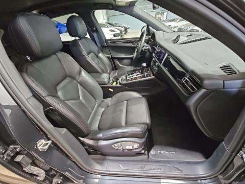 2022 Porsche Macan Base AWD