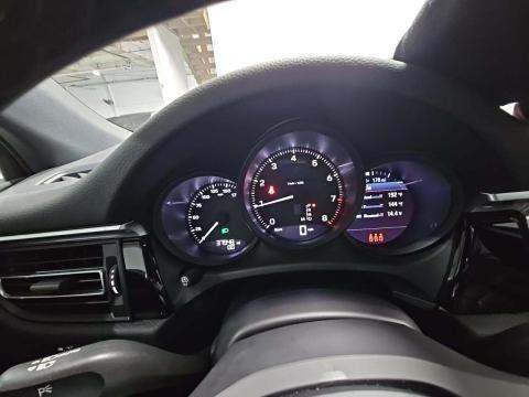 2022 Porsche Macan Base AWD