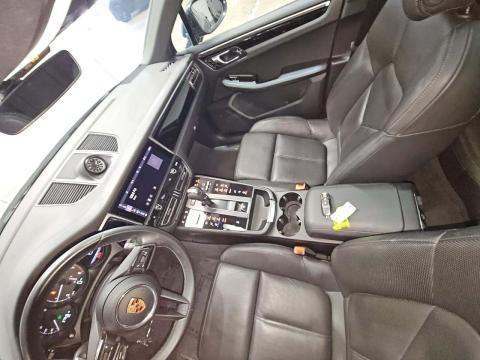 2022 Porsche Macan Base AWD