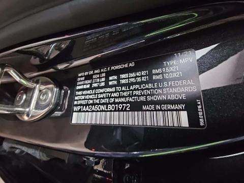 2022 Porsche Macan Base AWD