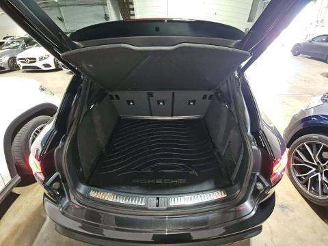 2022 Porsche Macan Base AWD