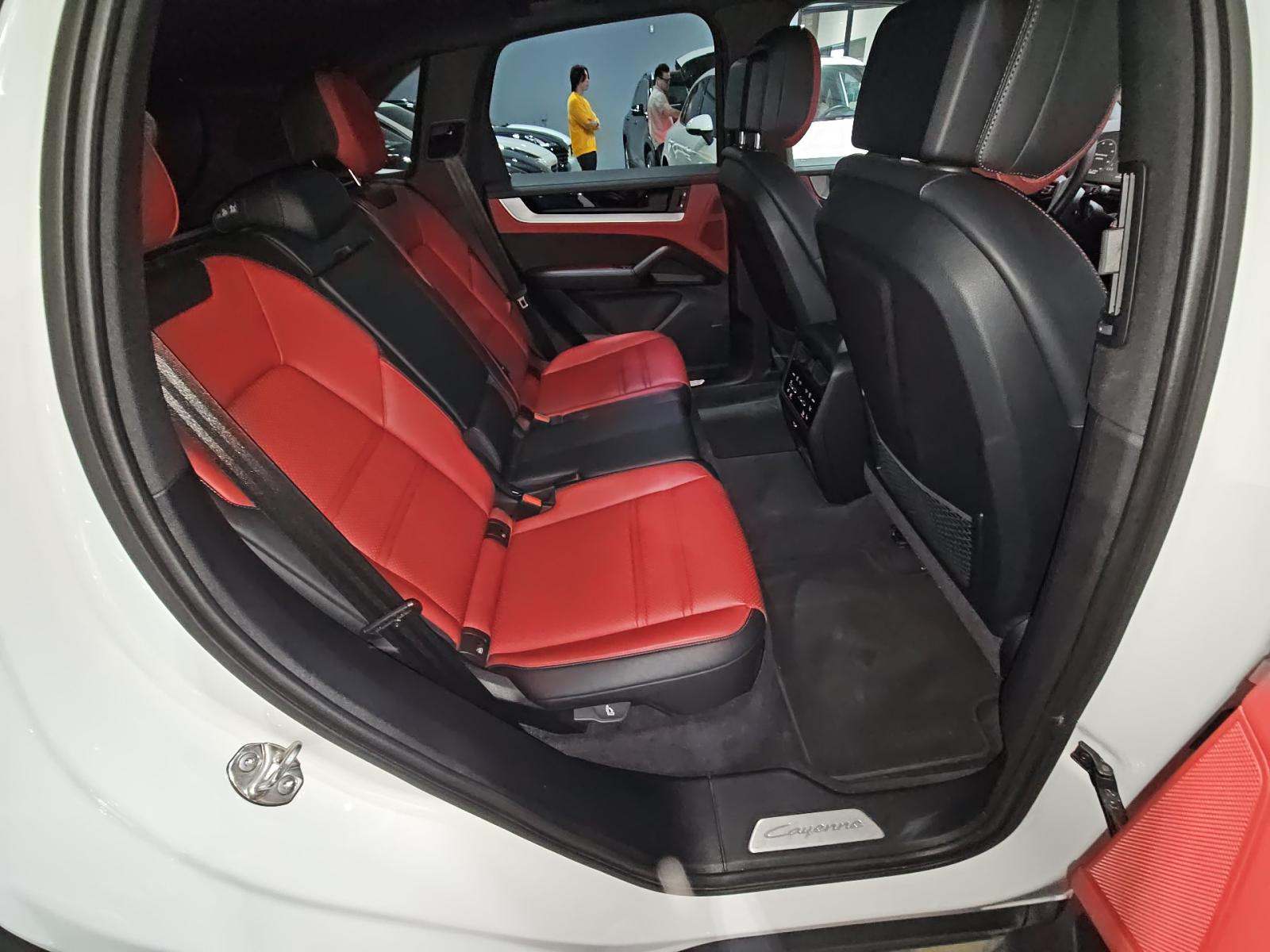 2024 Porsche Cayenne Base AWD