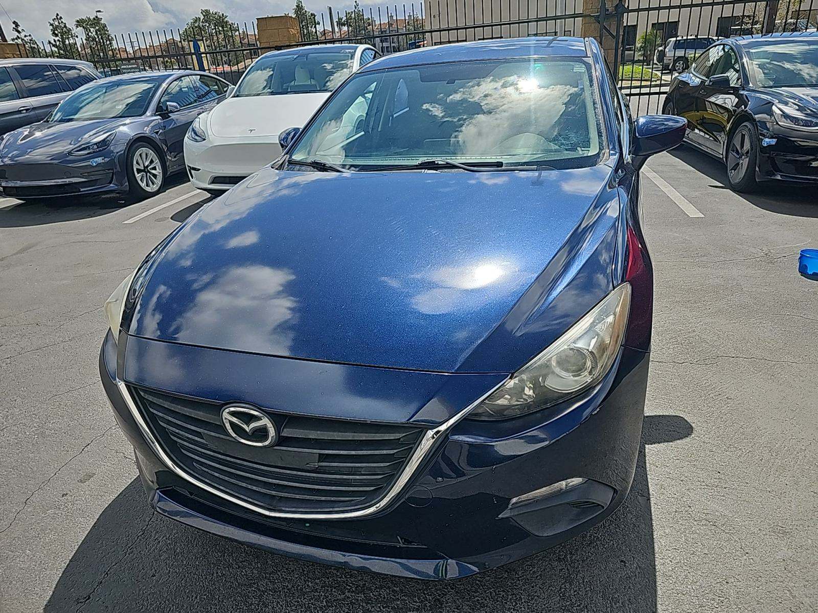 2015 MAZDA MAZDA3 i Sport FWD