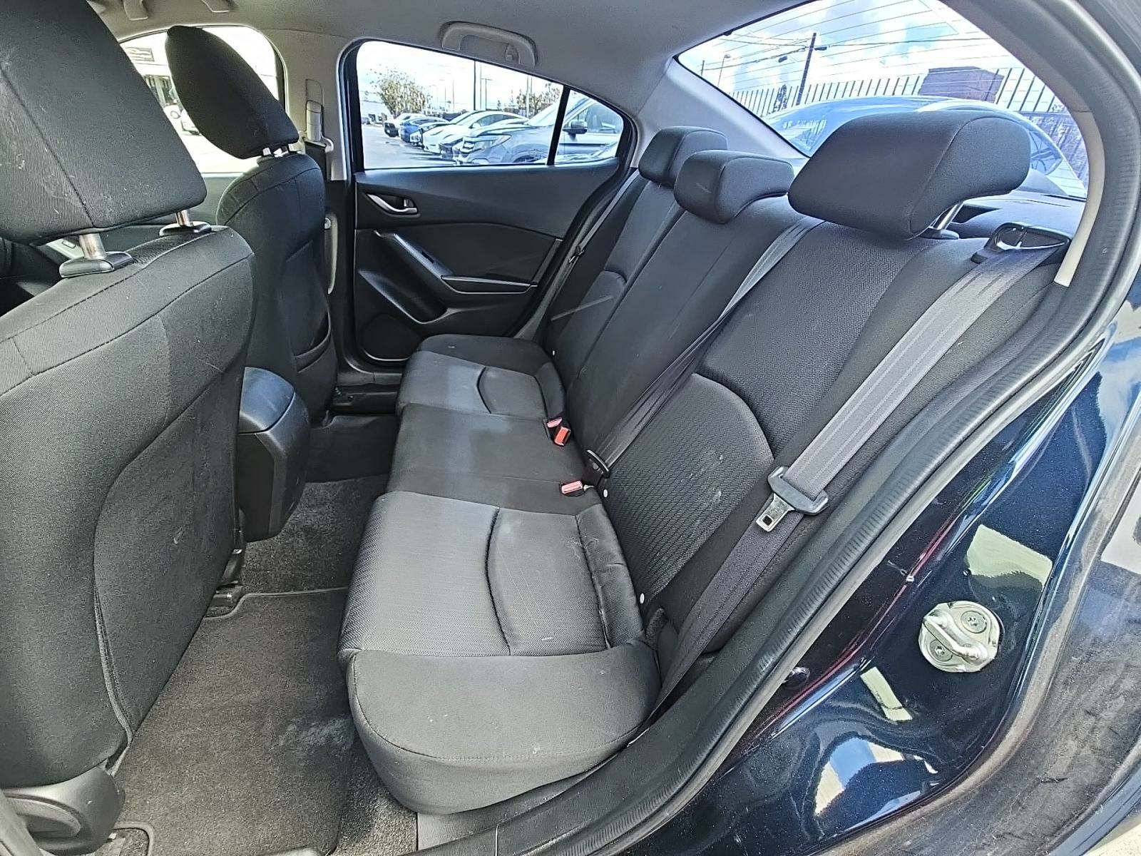 2015 MAZDA MAZDA3 i Sport FWD