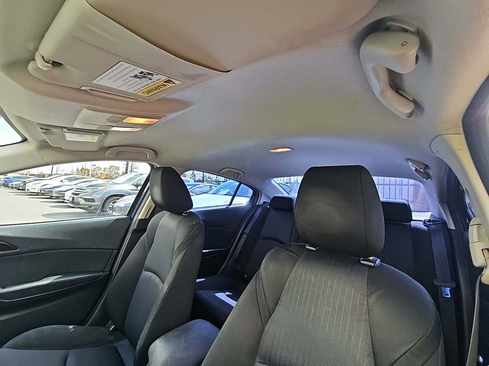 2015 MAZDA MAZDA3 i Sport FWD