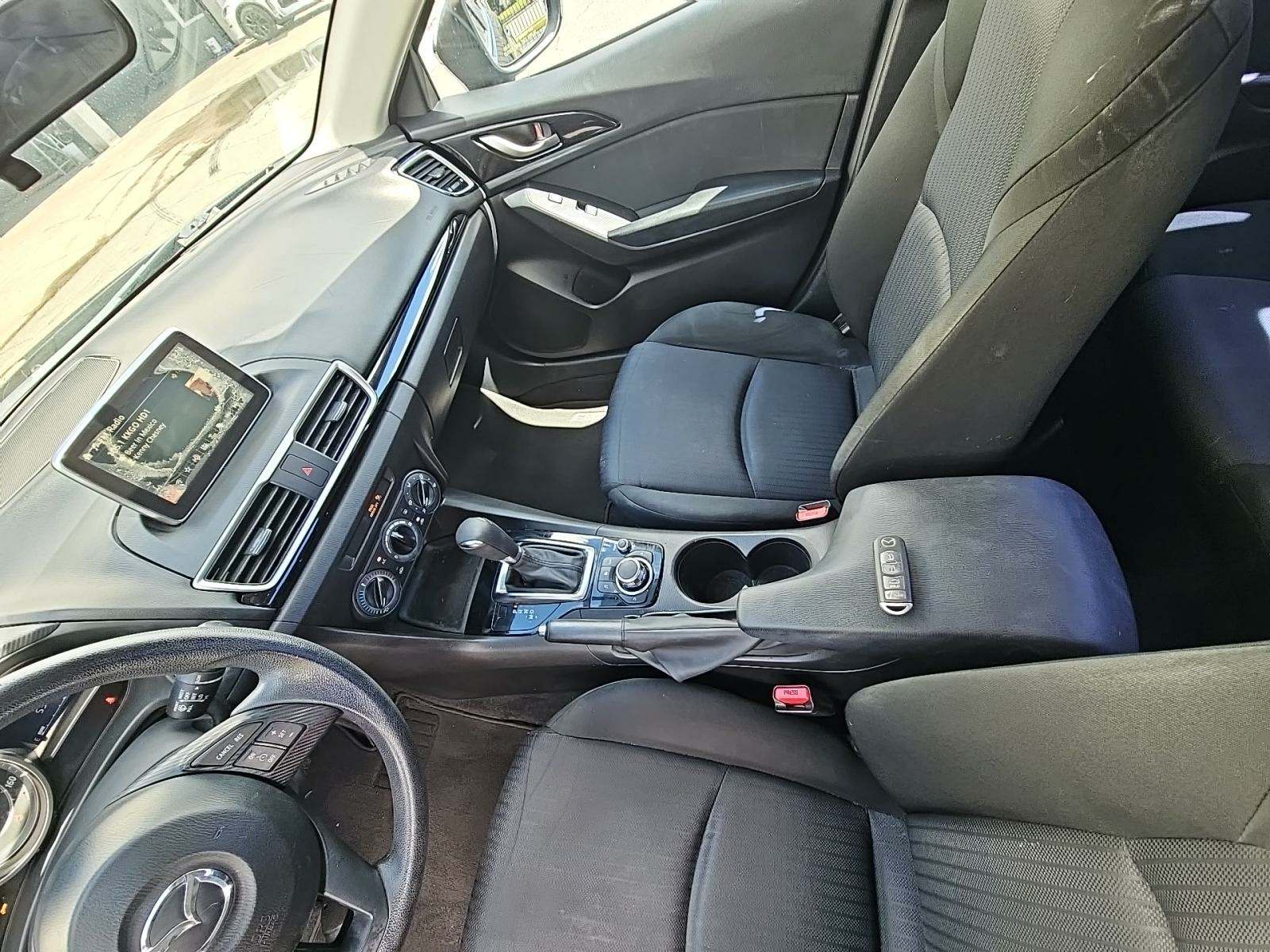 2015 MAZDA MAZDA3 i Sport FWD