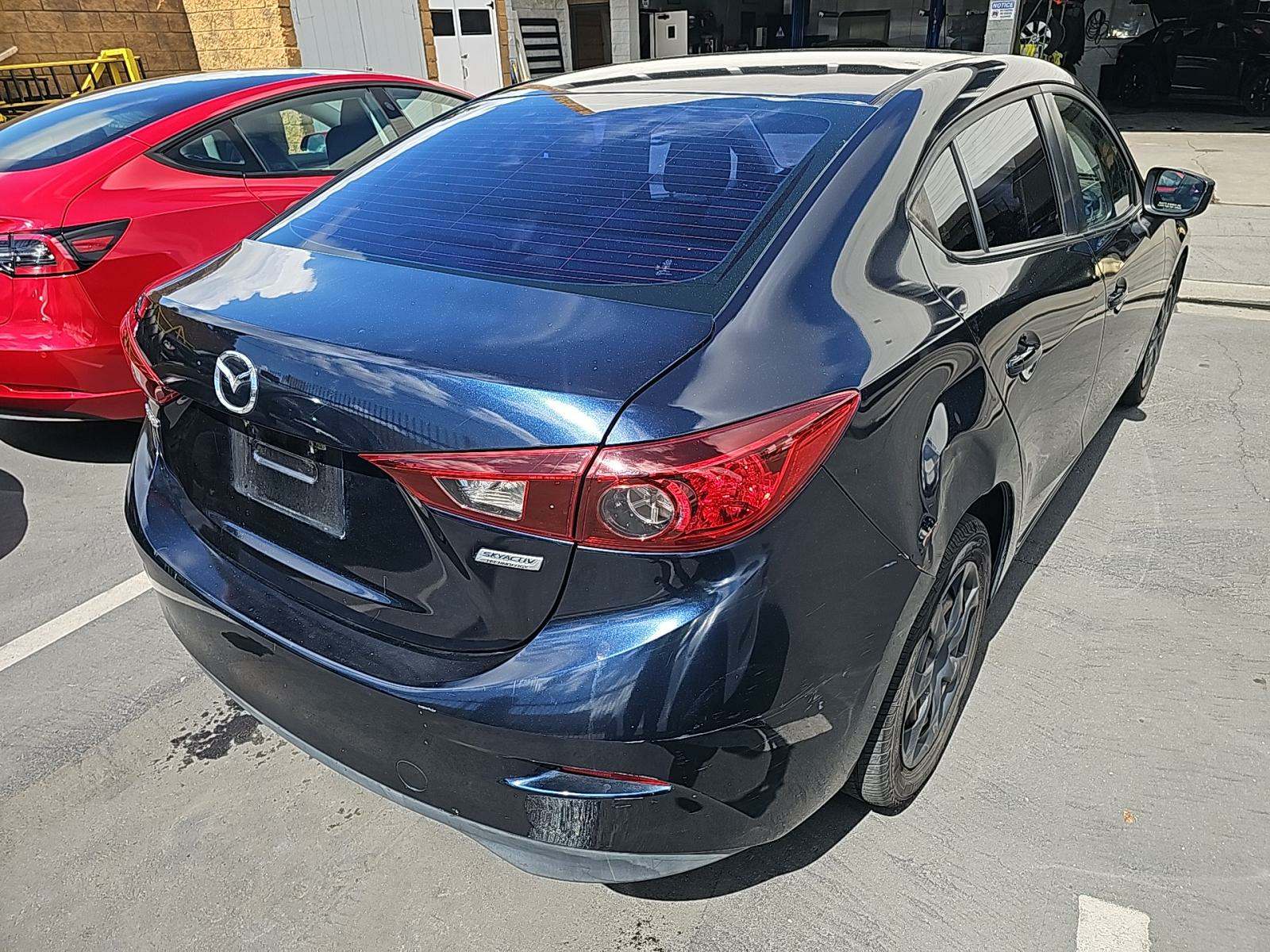 2015 MAZDA MAZDA3 i Sport FWD